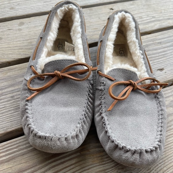 UGG Dakota Slipper. Size US 10. - Picture 10 of 16